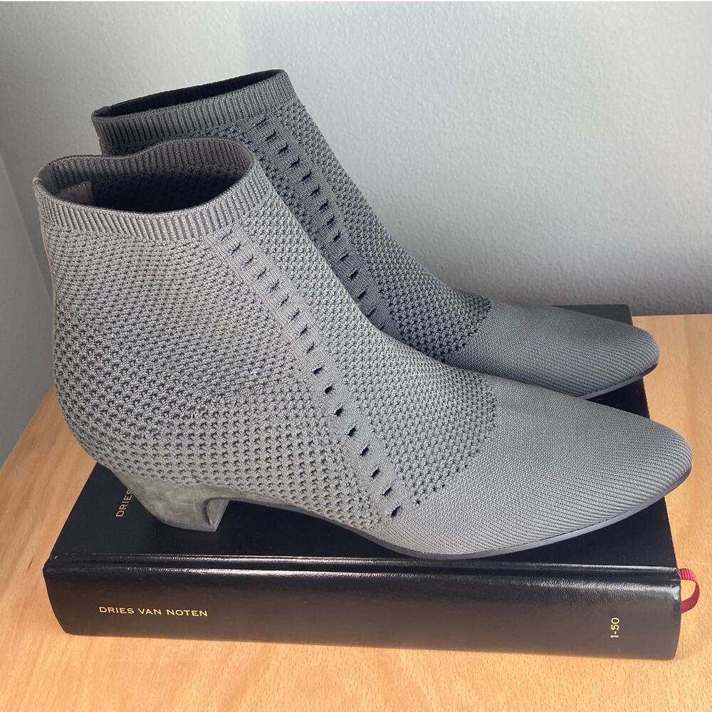 Eileen Fisher Gray Purl Recycled Stretch Knit Boots Booties Pristine Sz 9.5